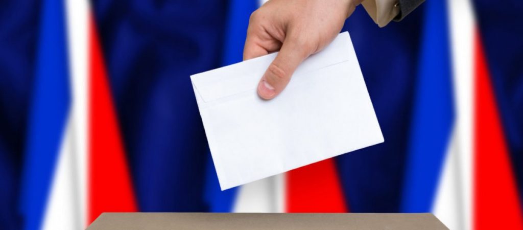 Άνοιξαν οι κάλπες στη Γαλλία για το β’ γύρο των περιφερειακών εκλογών