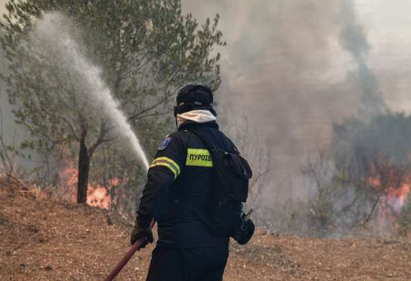 Πυρκαγιά στη Μανωλάδα Ηλείας – Στο σημείο επιχειρούν 21 πυροσβέστες
