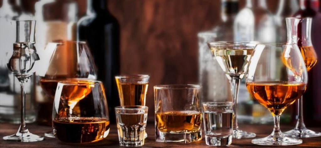 Παχαίνει το αλκοόλ; – Αυτά τα αλκοολούχα ποτά αδυνατίζουν