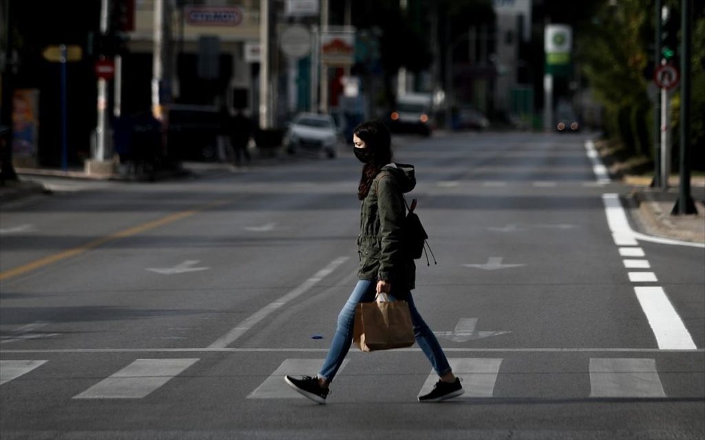 Τέλος (επιτέλους) η άσκοπη νυχτερινή απαγόρευση κυκλοφορίας – Τι αλλάζει από σήμερα