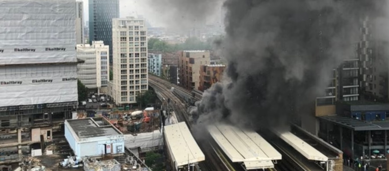 Βρετανία: Ξέσπασε μεγάλη φωτιά σε σταθμό του μετρό στο Λονδίνο