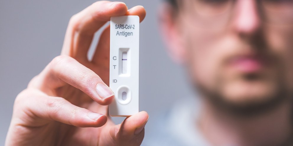 Self tests: Τι αλλάζει από σήμερα – Ποιοι μπορούν να τα αποφύγουν