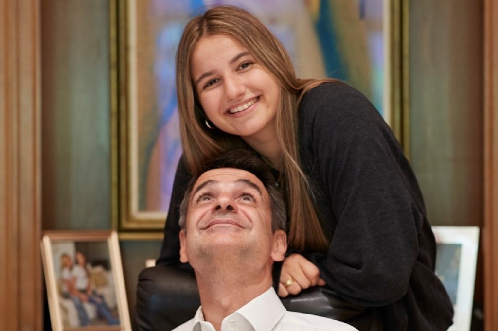 Κυριάκος Μητσοτάκης και Μαρέβα εύχονται «χρόνια πολλά» στην κόρη τους Δάφνη