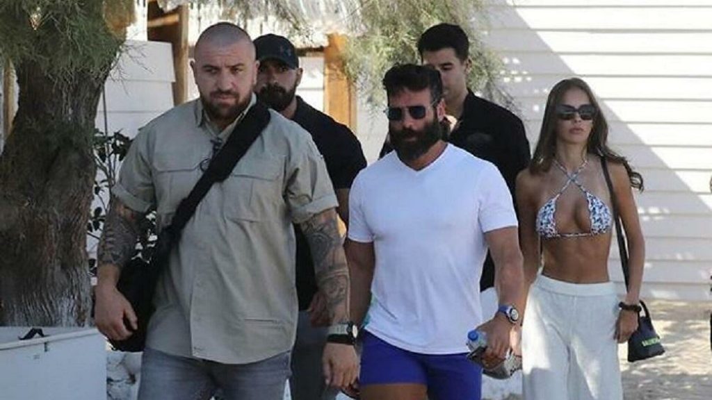 Διάλυση: Ακόμη δεν ξέρουν την εθνικότητα των βορειοαφρικανών που ξυλοκόπησαν Έλληνα στη Μύκονο