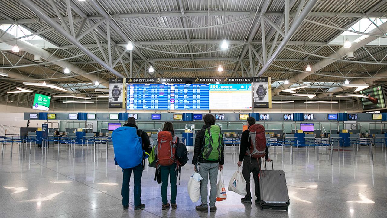 Η Γερμανία επιβάλλει 14ήμερη καραντίνα σε όσους επιστρέφουν από Ρωσία & Πορτογαλία