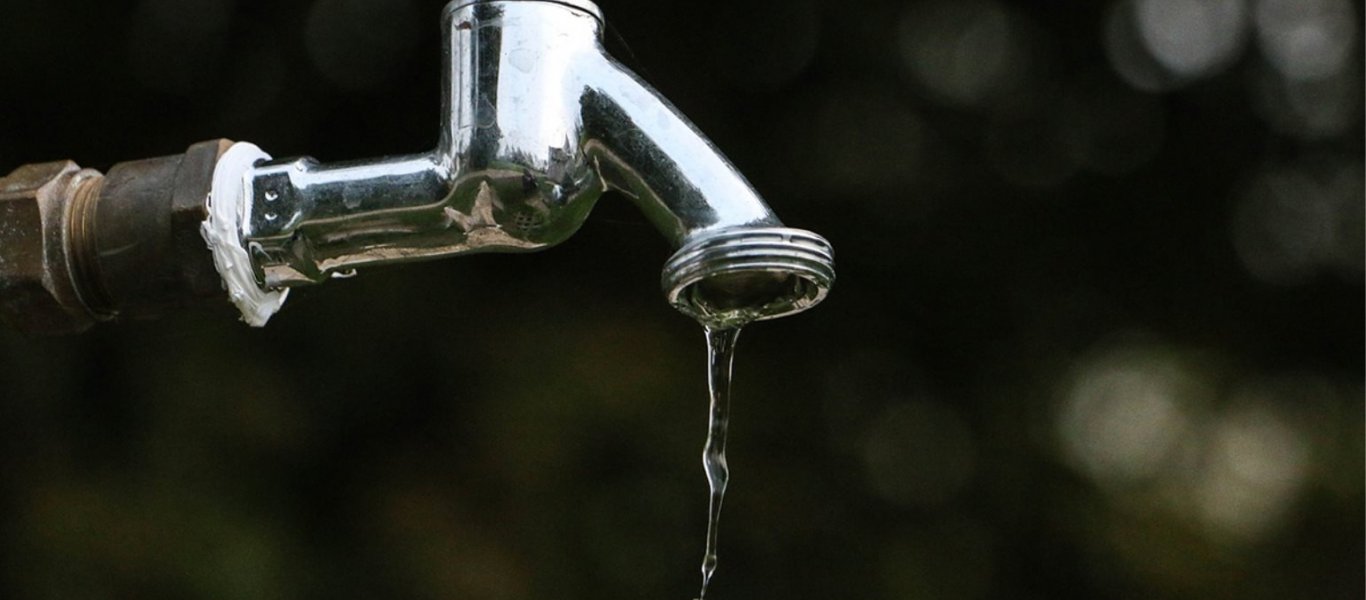 Θα πούμε το «νερό νεράκι»: Η κυβέρνηση το ξεπουλάει σε ιδιώτες με τροπολογία-σκάνδαλο