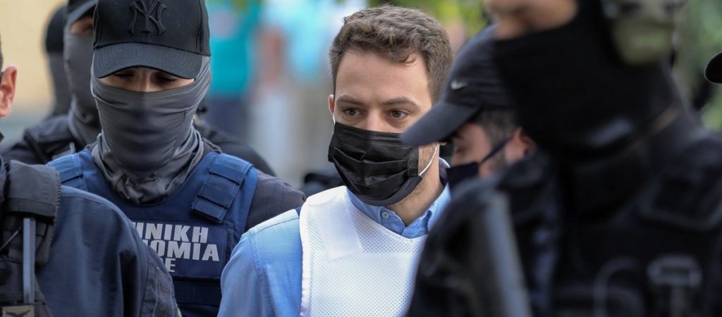 «Υπάρχει κάποια βάση»: Ο πατέρας της Καρολάιν έριξε «βόμβα» για τα περί σύνδεσης του πιλότου με εμπόριο ναρκωτικών