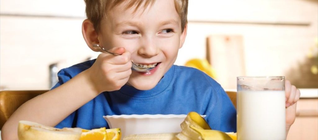 Τα λάθη στο πρωινό των παιδιών που θέτει σε κίνδυνο την υγεία τους