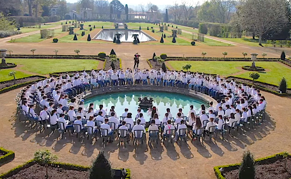 Εντυπωσιακό: Μαθητές παίζουν την 5η Συμφωνία του Μπετόβεν με παλαμάκια! (βίντεο)