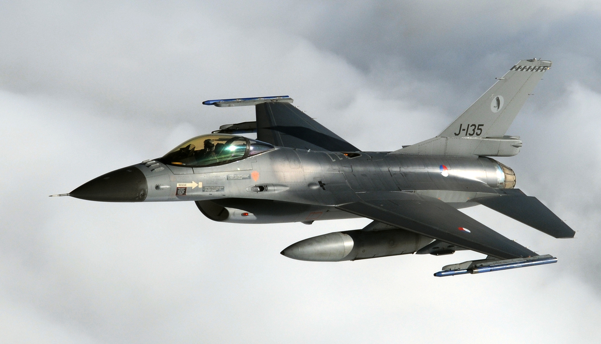 Ολλανδία: Πουλάει 12 μαχητικά F-16 σε ιδιωτική εταιρεία και παίρνει F-35