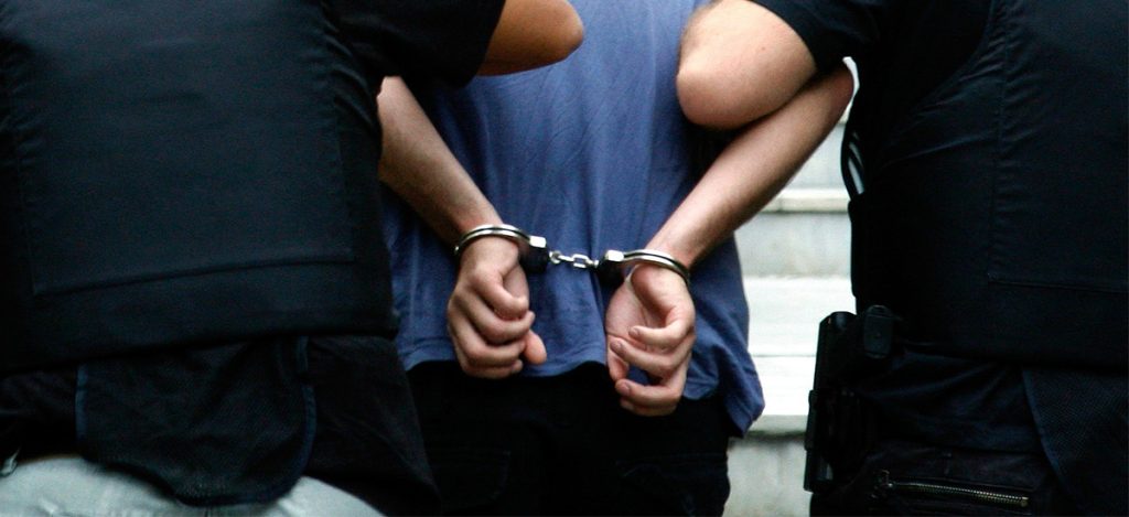 Κυβέρνηση: «Όποιος ανεμβολίαστος μπαίνει σε μαγαζί εμβολιασμένων θα συλλαμβάνεται» – Νέο Απαρτχάιντ