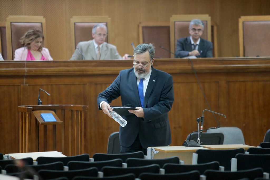 Χρήστος Παππάς: Οδηγείται στις φυλακές Δομοκού