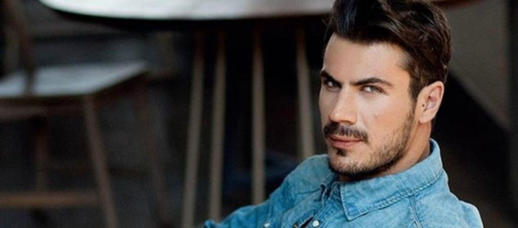 Άκης Πετρετζίκης: Έγινε μπαμπάς και ανέβασε την πρώτη φωτογραφία με τον γιο του (φώτο)