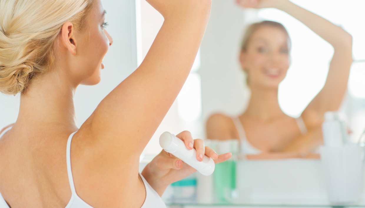 Έτσι θα φτιάξεις φυσικό αποσμητικό που μυρίζει υπέροχα με τρία υλικά