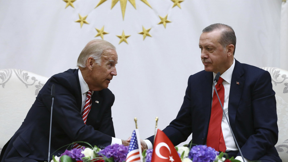 Ρώσοι αναλυτές: «Οι λόγοι που οι ΗΠΑ δεν μπορούν να ‘απεξαρτηθούν’ από την Τουρκία»