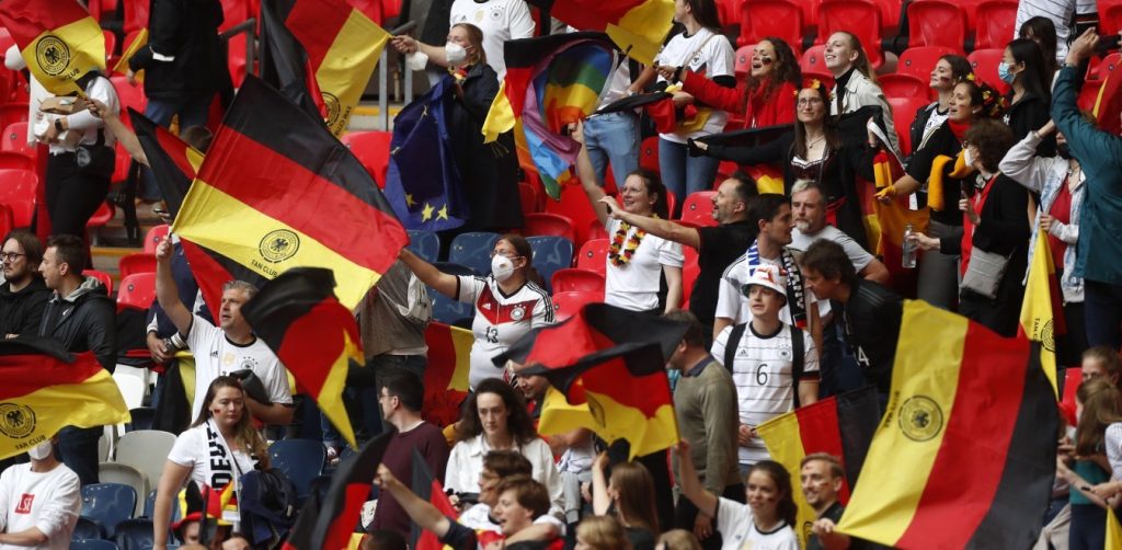 Euro: Το κλάμα του κοριτσιού για την Εθνική Γερμανίας που αποκλείστηκε αποτιμήθηκε σε 33.200 ευρώ