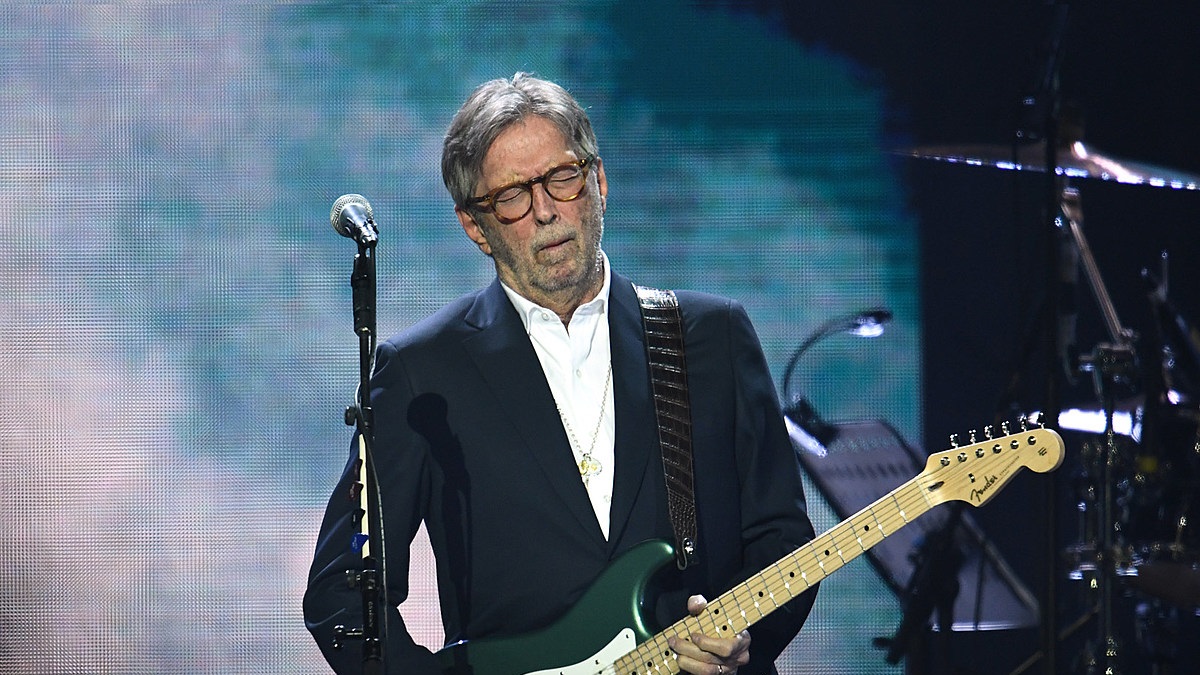 E.Clapton: «Τους πίστεψα και με κατέστρεψε το εμβόλιο» – Μιλά για «ψυχολογικά βασανιστήρια» a la Τ.Όργουελ