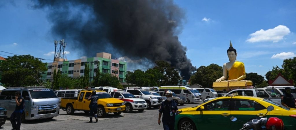 Ταϊλάνδη: Ισχυρή έκρηξη σε εργοστάσιο στην Μπανγκόκ – Ένας νεκρός και 29 τραυματίες (φώτο)