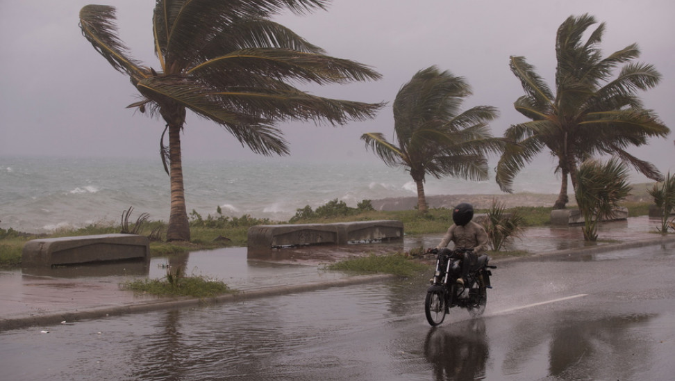 Η καταιγίδα Έλσα πλησιάζει στην Κούβα – Σε κατάσταση συναγερμού οι περιοχές (βίντεο)