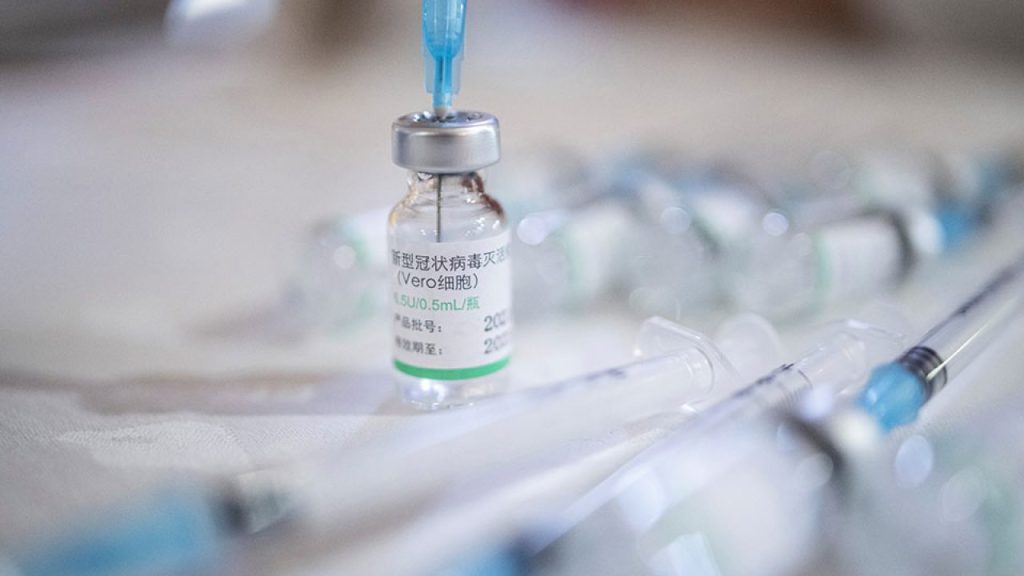 Covid-19: Η φαρμακευτική εταιρία Sothema θα ξεκινήσει σύντομα να παράγει το κινεζικό εμβόλιο της Sinopharm