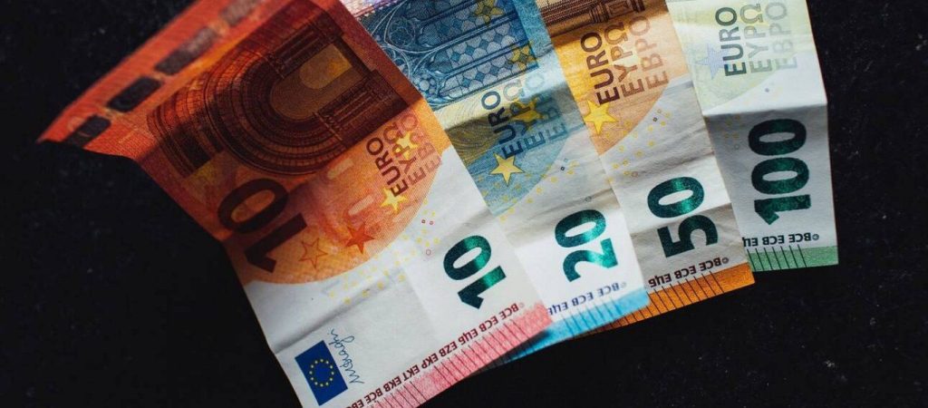 Συντάξεις Αυγούστου: Αυτές είναι οι επικρατέστερες ημερομηνίες καταβολής στους δικαιούχους