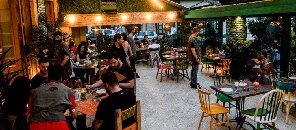 Επείγουσα στήριξη ζητούν οι επιχειρηματίες της εστίασης μετά και τα τελευταία κυβερνητικά μέτρα