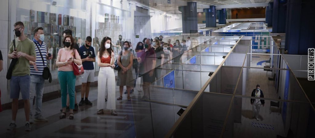 Φιάσκο: Άδεια τα εμβολιαστικά κέντρα – Ουρές για δωρεάν rapid test – Τελικά τι συμβαίνει; (βίντεο)