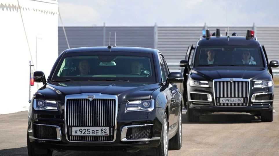 Στο τιμόνι της λιμουζίνας Aurus ο Β.Πούτιν – Βόλτα στην Μόσχα (βίντεο)