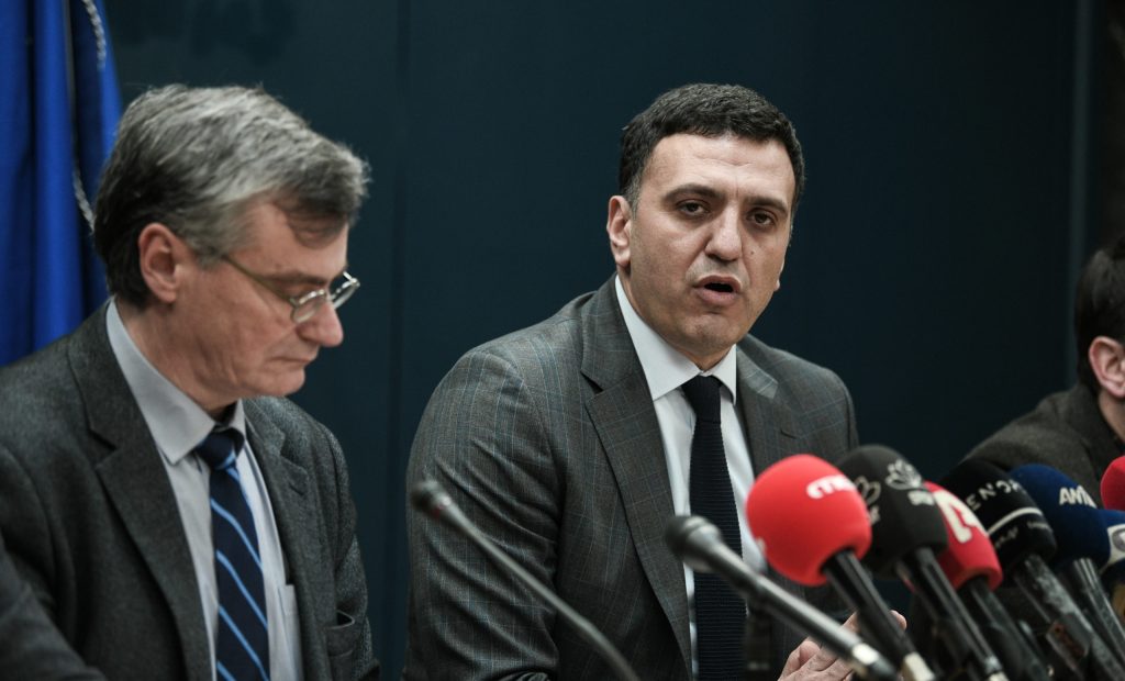 Παρεμβαίνει στην Εκκλησία η κυβέρνηση: Β.Κικίλιας-Σ.Τσιόδρας στην Ιερά Σύνοδο για τους εμβολιασμούς