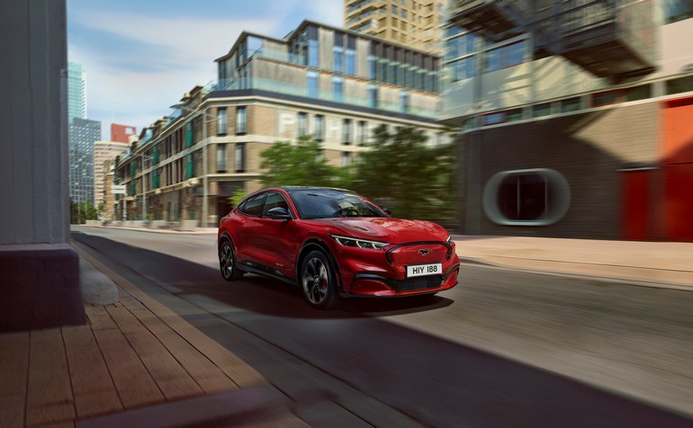 Mustang Mach-E: Αθόρυβη, επαναστατική, ευρύχωρη και ταχύτατη