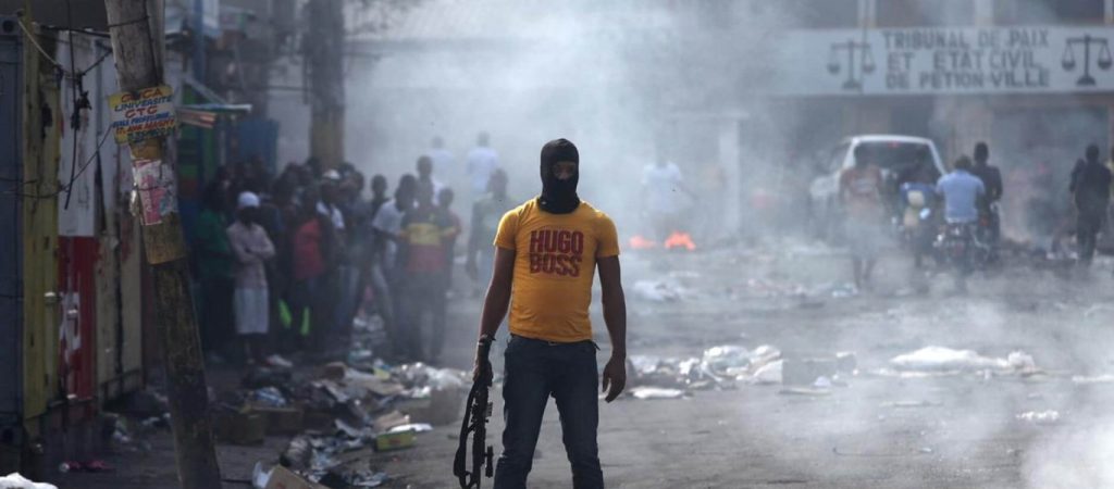 Αϊτή: Οργισμένοι πολίτες λίντσαραν δύο από τους υπόπτους για τη δολοφονία του προέδρου (φώτο – βίντεο)