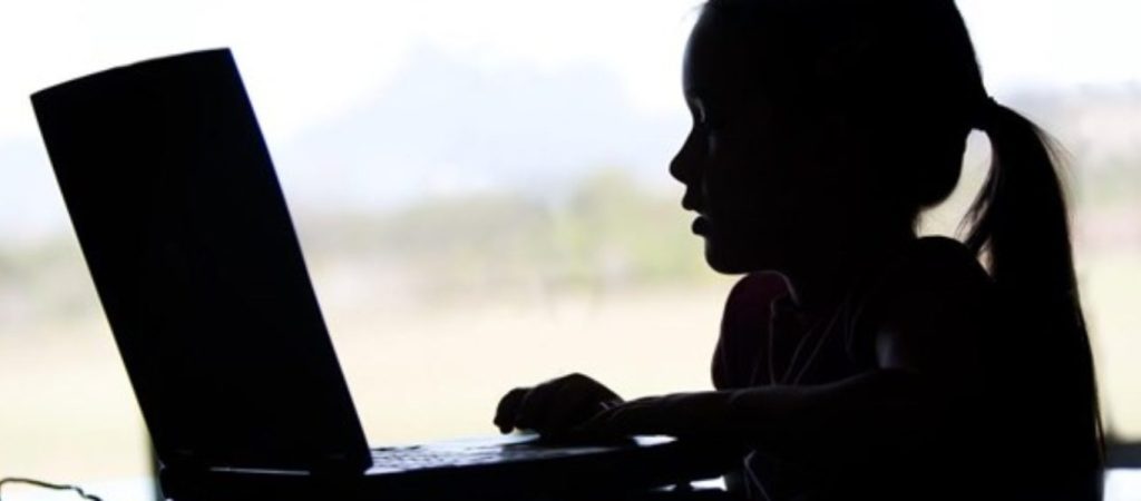 Ραγδαία αύξηση στα περιστατικά σεξουαλικής κακοποίησης παιδιών στο ίντερνετ