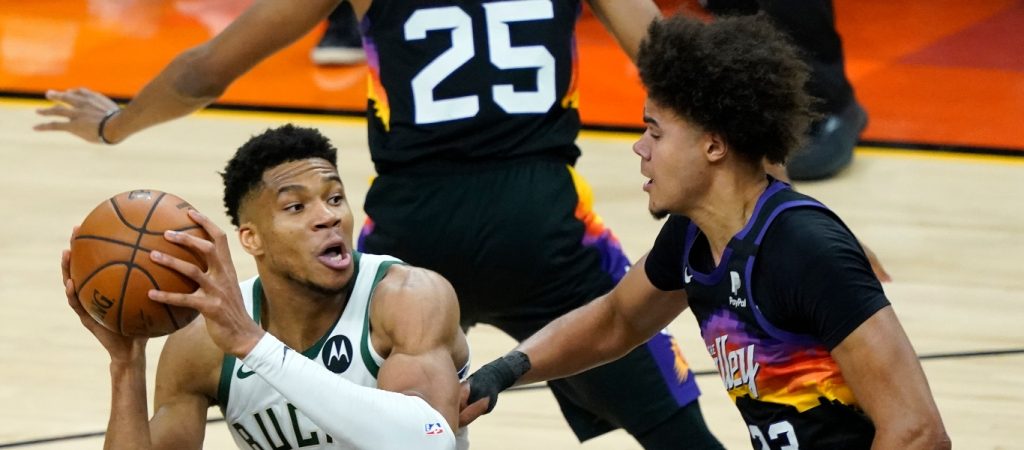 Σανς – Μπακς 118-108: Εντυπωσιακός αλλά απελπιστικά μόνος ο Γιάννης