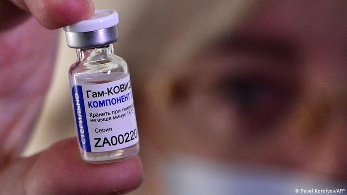 Sputnik V: Μέχρι και 180 ημέρες μπορεί να φτάσει το διάστημα μεταξύ των δύο δόσεων