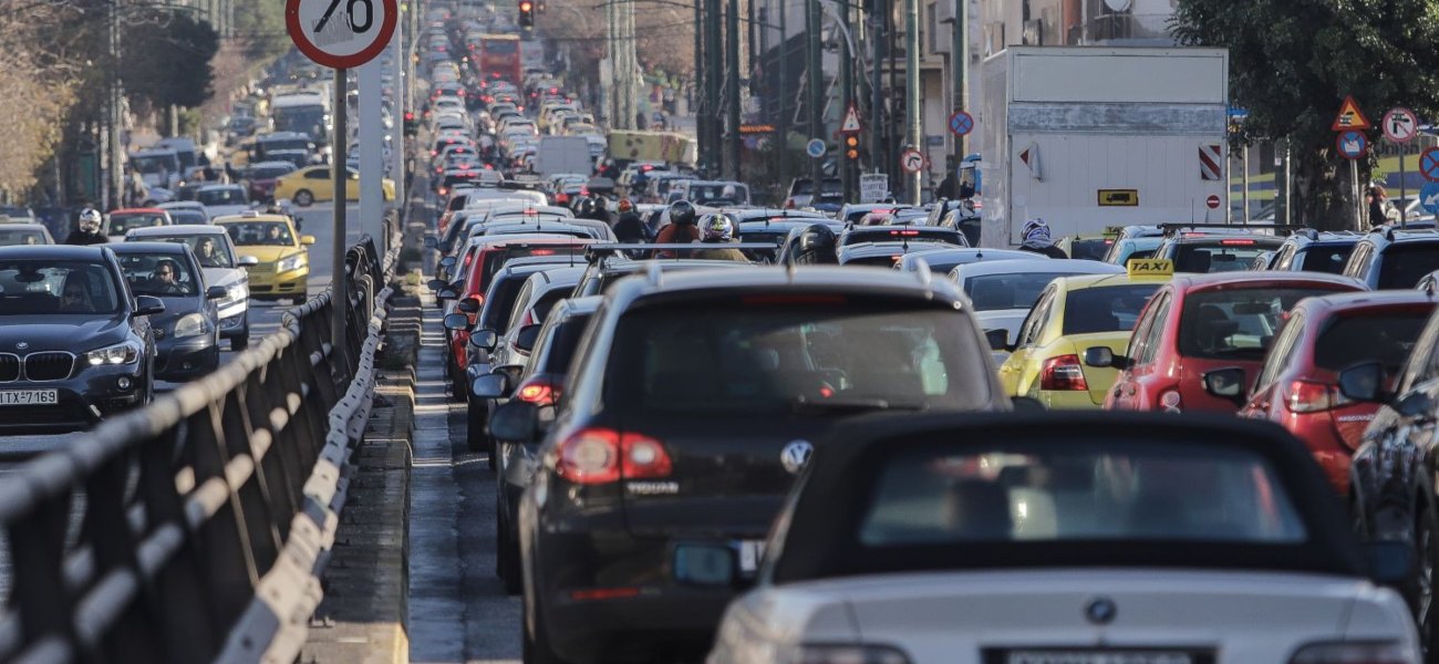 Αυτοκίνητο: Πόσα άτομα επιτρέπεται να επιβαίνουν βάση των νέων μέτρων