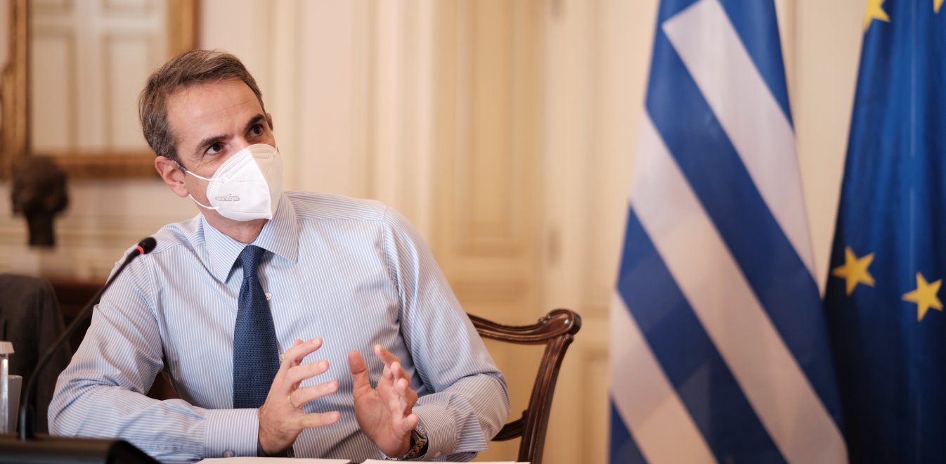 Καταγγελία για παρακολούθηση κινητών τηλεφώνων μετά την επίδοση εξωδίκου στον πρωθυπουργό για τους εμβολιασμούς