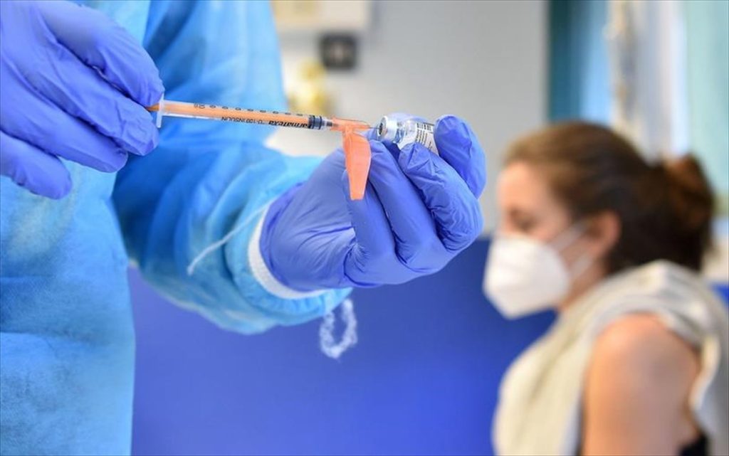 Κατέρρευσε 20χρονη στην Κρήτη μετά από Pfizer – Μολύνθηκε με COVID -19 ο Κ.Δρούλιας δύο μήνες μετά τον εμβολιασμό του!