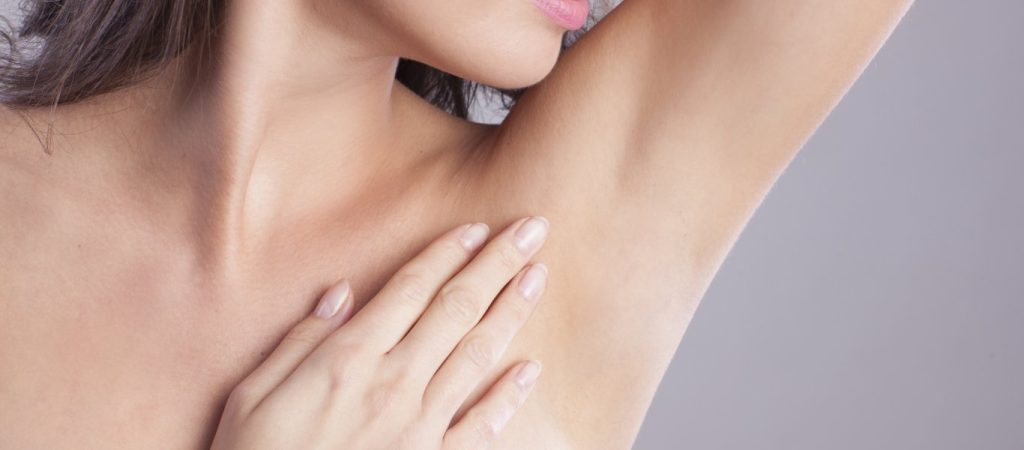 Tα βασικά λάθη που κάνετε με το αποσμητικό σας και ουσιαστικά δεν «λειτουργεί»