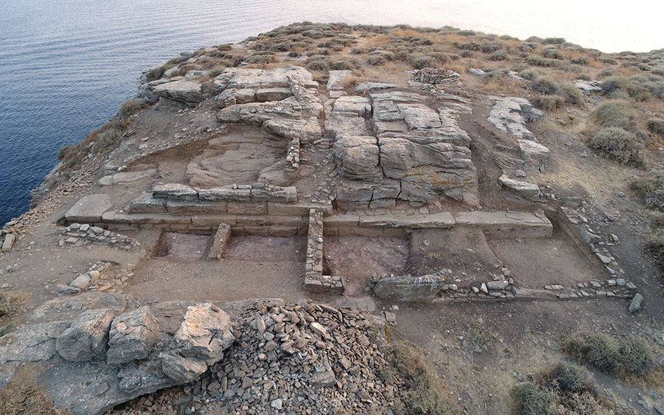 Ήρθαν στο φως σημαντικά αρχαιολογικά ευρήματα στην Κάρυστο (φώτο)