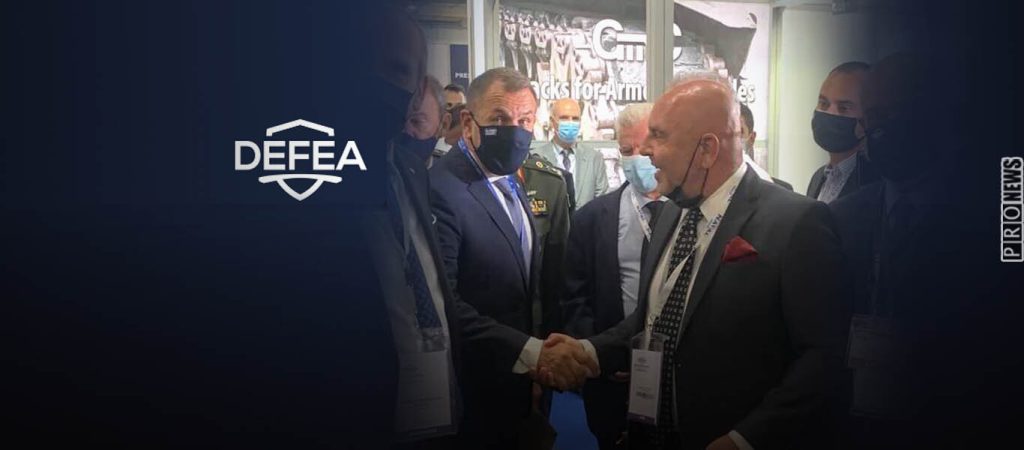 «Συνάντηση κορυφής» και θερμή χειραψία στην DEFEA μεταξύ ΥΕΘΑ Ν.Παναγιωτόπουλου και Τ.Γκουριώτη