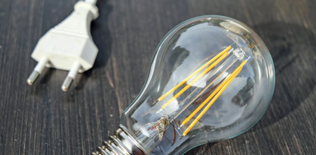 Ο ΔΕΔΔΗΕ εν μέσω καύσωνα προγραμματίζει για σήμερα διακοπές ρεύματος σε αρκετές περιοχές της Αττικής