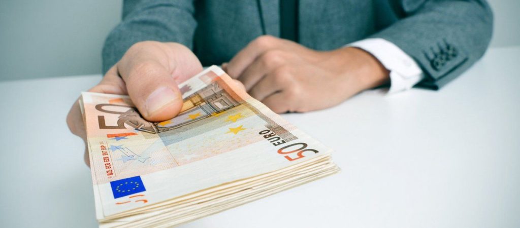 ΓΣΕΕ: 8 στους 10 εργαζόμενους ζητούν την αύξηση του κατώτατου μισθού