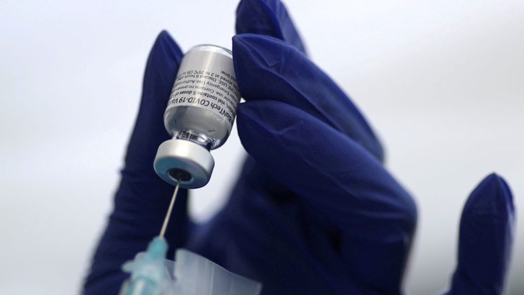 Ισραηλινή έρευνα για το εμβόλιο Pfizer: Ποια η αποτελεσματικότητά του & οι παρενέργειες σε όσες γυναίκες κυοφορούν
