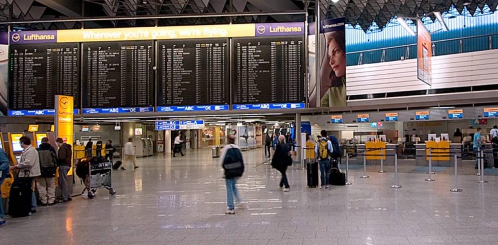 Βρετανία: Σε 10ήμερη καραντίνα όσοι Βρετανοί επιστρέφουν από τη Γαλλία