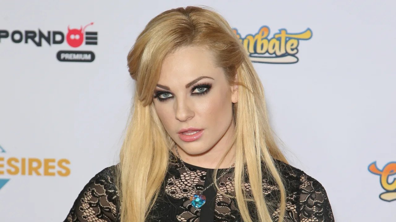 Νεκρή η πρωταγωνίστρια ερωτικών ταινιών Dahlia Sky – Βρέθηκε μέσα στο όχημά της