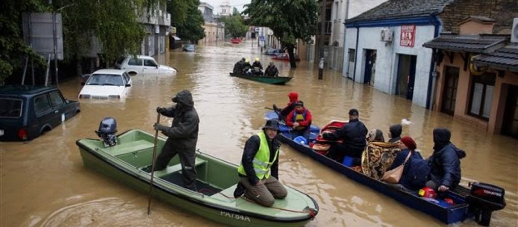 Πλημμύρες στην Ολλανδία: Εκκενώνονται πόλεις – Χιλιάδες άνθρωποι εγκατέλειψαν τα σπίτια τους