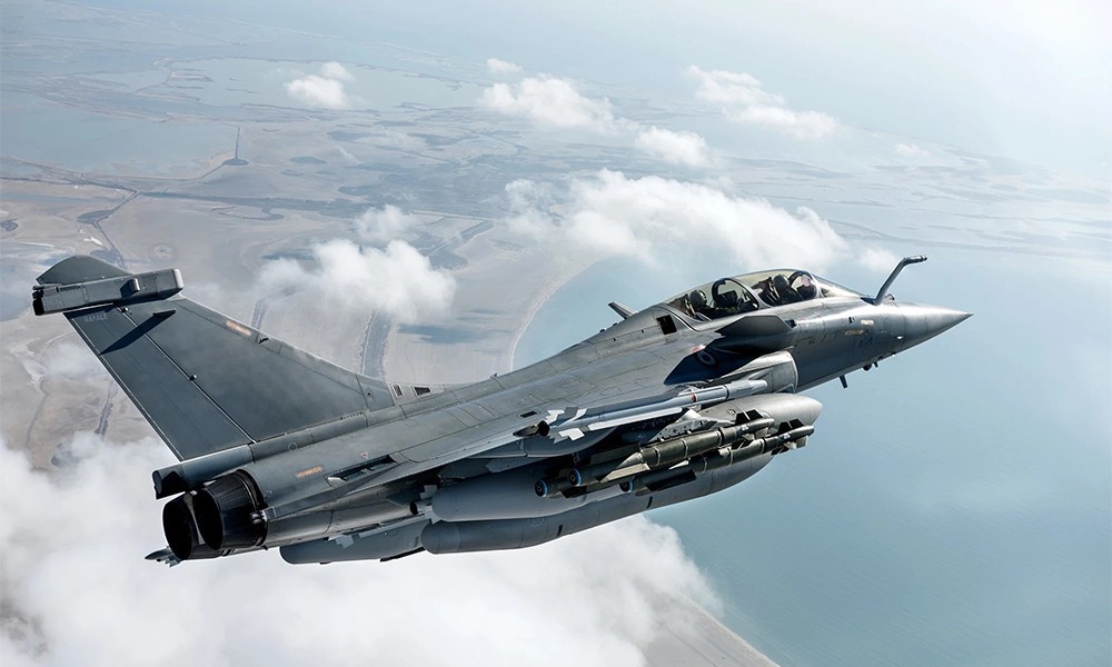 Όταν γαλλικό Rafale «λόκαρε και κατέρριψε» ένα αμερικανικό F-22 (βίντεο)