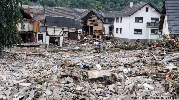 Γερμανία: Η μεγαλύτερη φυσική καταστροφή μετά τον Β΄ ΠΠ – 120 νεκροί και ζημιές δισεκατομμυρίων