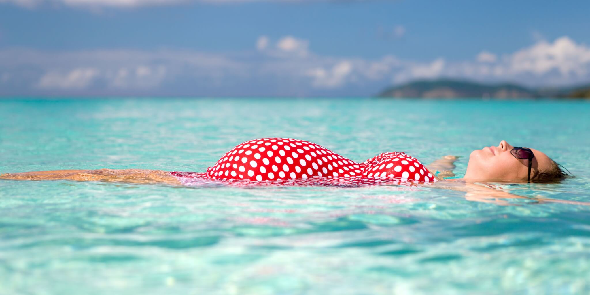 Κολύμπι στην εγκυμοσύνη: Αυτά είναι όλα τα οφέλη που πρέπει να ξέρετε