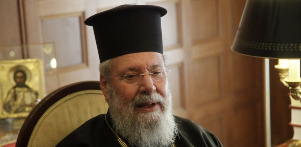 Αρχιεπισκόπος Κύπρου: Αποκοπή μισθών σε ιερείς που καλούν πιστούς να μην εμβολιασθούν